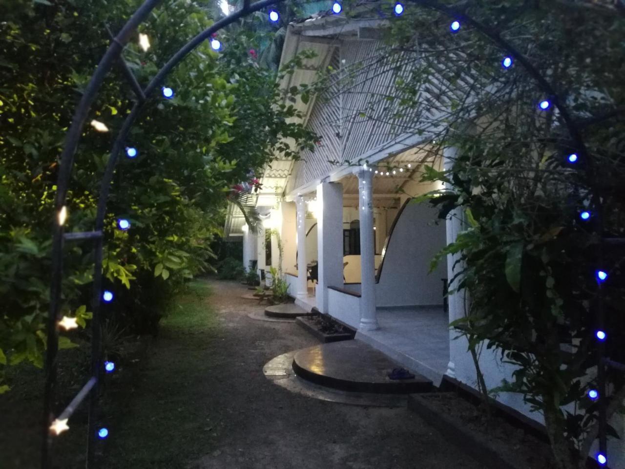 Sonri Villa Sea View Unawatuna Luaran gambar